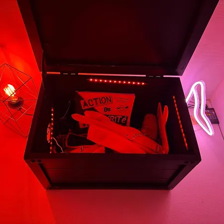 Adulte Only * 洽马来里斯